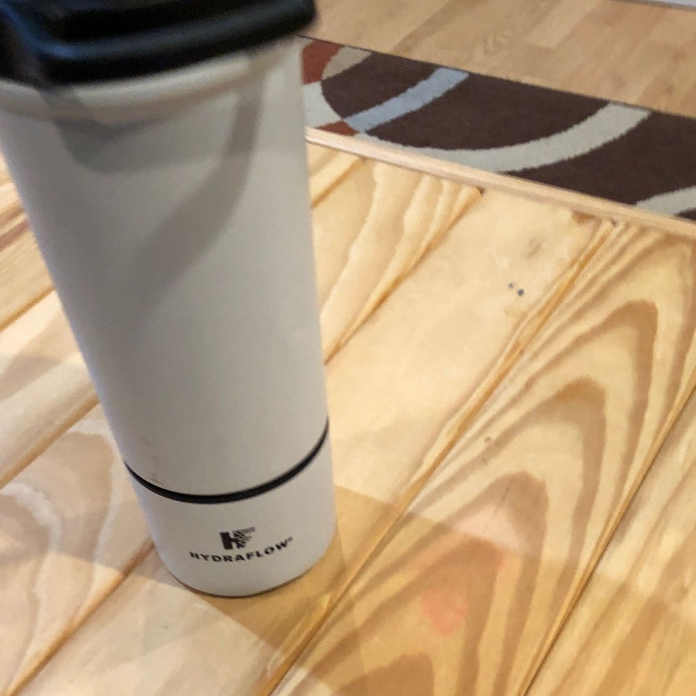 Hydraflow White Travel Mug